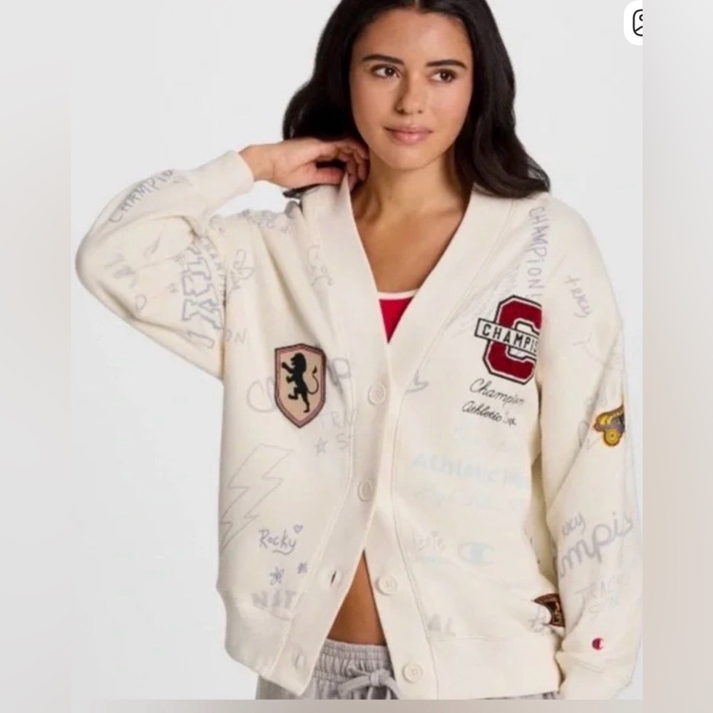Champion Women’s Cream Sweater size medium